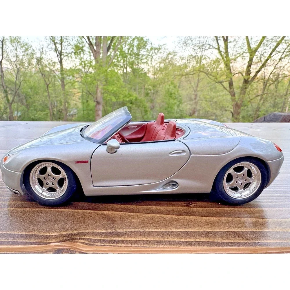Porsche Boxster 1:18 Diecast Model Car Maisto Silver Convertible Special Edition